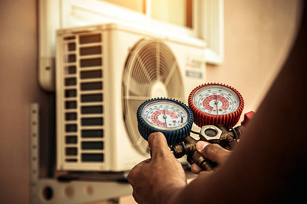 Professional Hvac technician working in Odem, TX